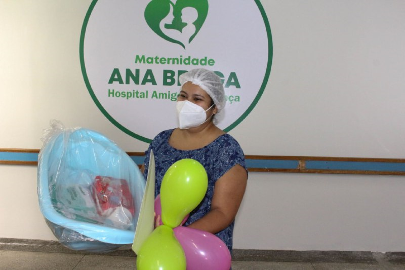 Pacientes recebem alta na Maternidade Ana Braga após vencerem a Covid-19