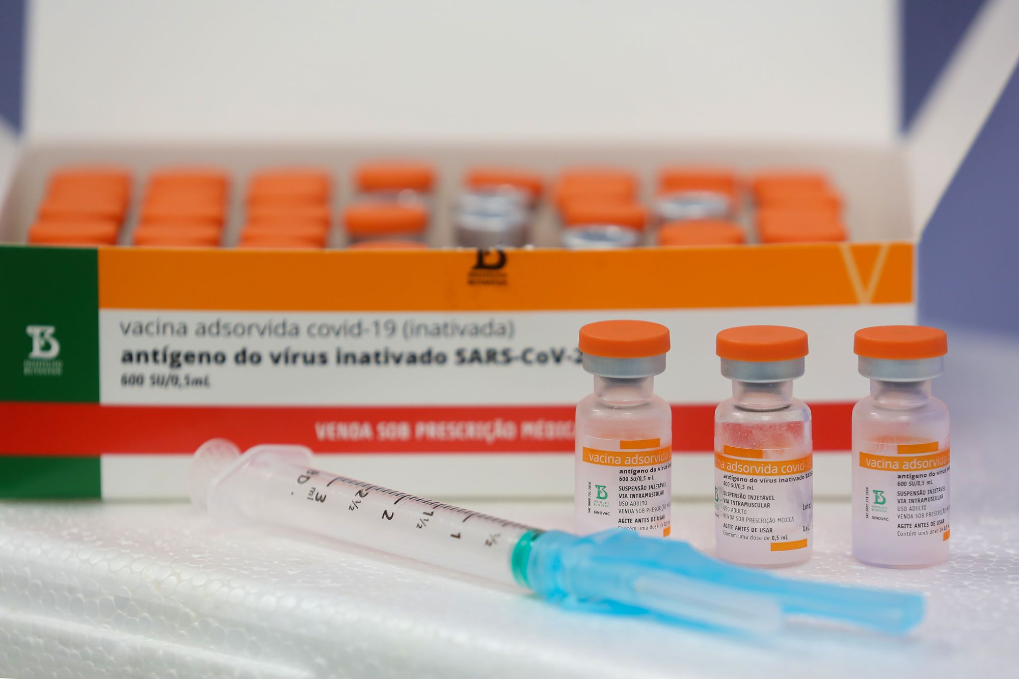 Governo do Amazonas já distribuiu mais de meio milhão de doses de vacinas aos municípios