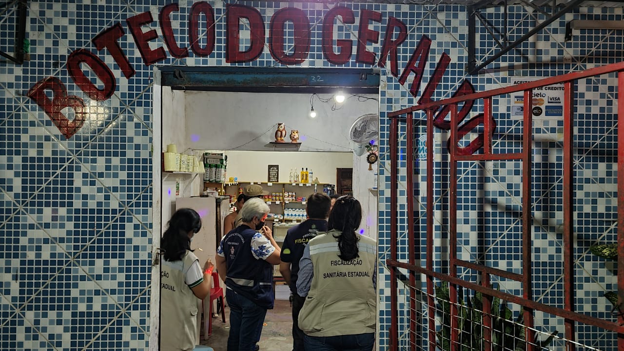 CIF fecha 11 bares que descumpriram decreto de prevenção da Covid-19, em Manaus