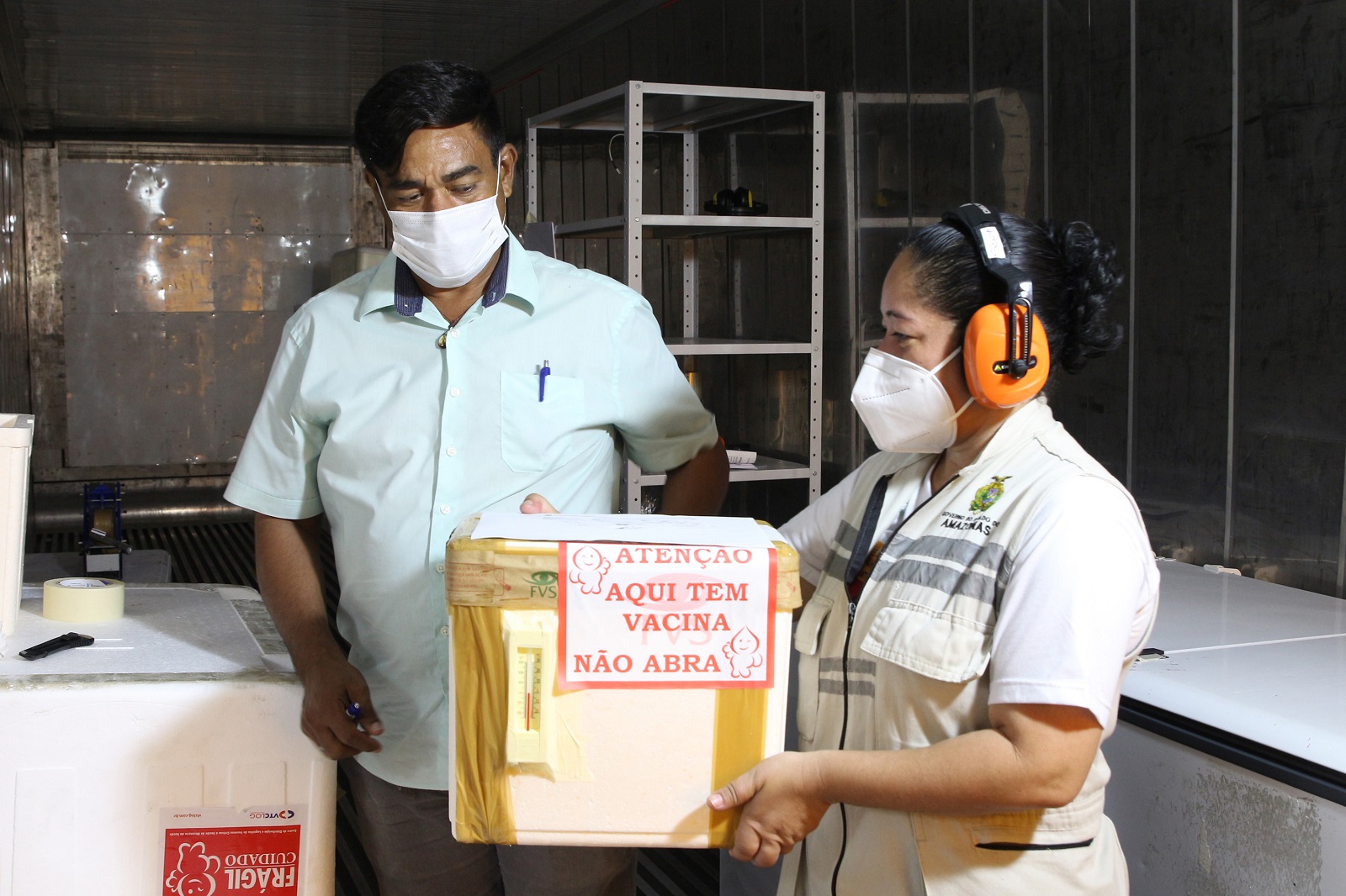 Governo do Amazonas inicia distribuição de novas doses de vacina para o interior